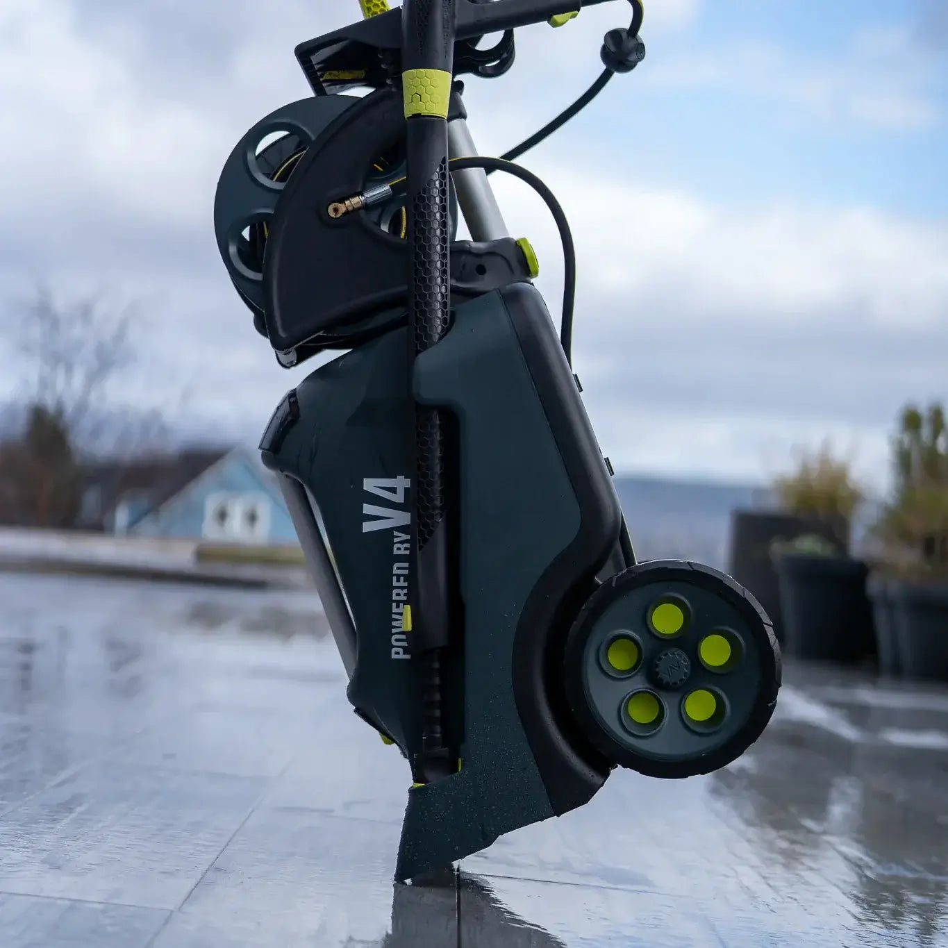 AVA Evolution P80 L (600 l/h, 160 bar, 2800 W) mit AVA Terrassenreiniger Premium
