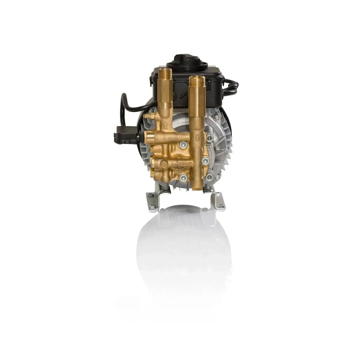 DEWALT Hochdruckreiniger DXPW002E, 150 bar, 530 l/h, 2700 W, mit Wasserstrahldüse und Griff, auf weißem Hintergrund