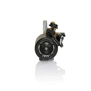 DeWALT Hochdruckreiniger DXPW002M mit 150 Bar, 450 l/h und 2100 W, zeigt den kompakten Hochdruckreiniger mit Wasseranschluss.